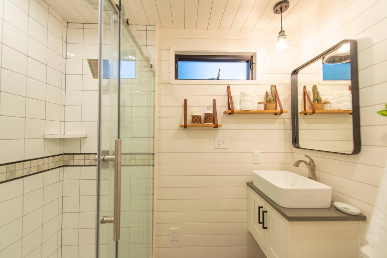 Вилла La Casita-Shipping Container House Near Magnolia/Baylor Беллмид Экстерьер фото